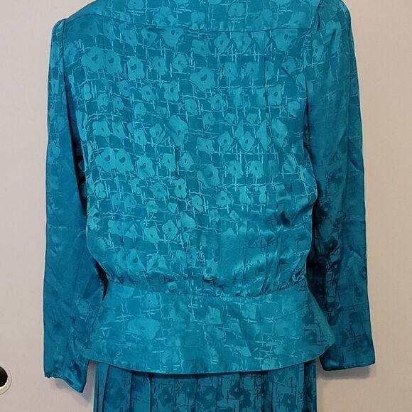 COPY - Vintage Nordstrom point of view pleated silk skirt set - Picture 4 of 14